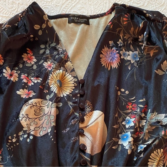 Zara Velvet Flower Print body suite/blouse S, seamless bottom, hardly worn - Picture 4 of 8